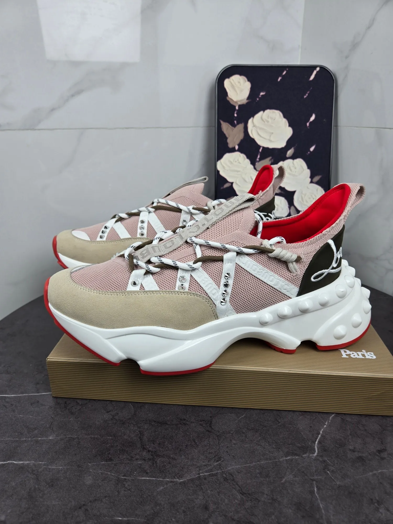 Men's shoes 💰700 Fashionable brand Chri*stian loubou*tin original single item New CL red-soled shoes latest series for casual couples, uppers are made of imported Lycra + high-density breathable fly weave, environmentally friendly high-elastic suction mold feet will never delaminate, the outsole is made of super non-slip and wear-resistant PU + vacuuming Two-color combination Size: Female 35-43 Male 38-47 Comes with a handbag, card, shoehorn "full package